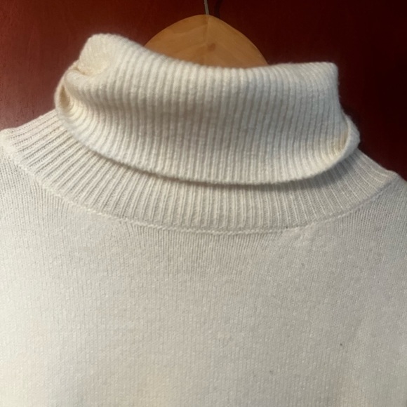 Michael Michael Kors Sz S Cream Turtleneck Logo Swester Gold Signature Buttons - Picture 4 of 8